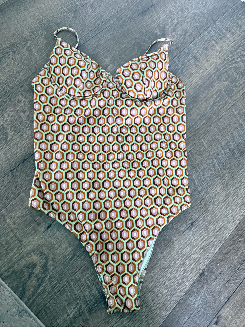 Zara printed one-piece swimsuit | size medium | retro geometric | great
